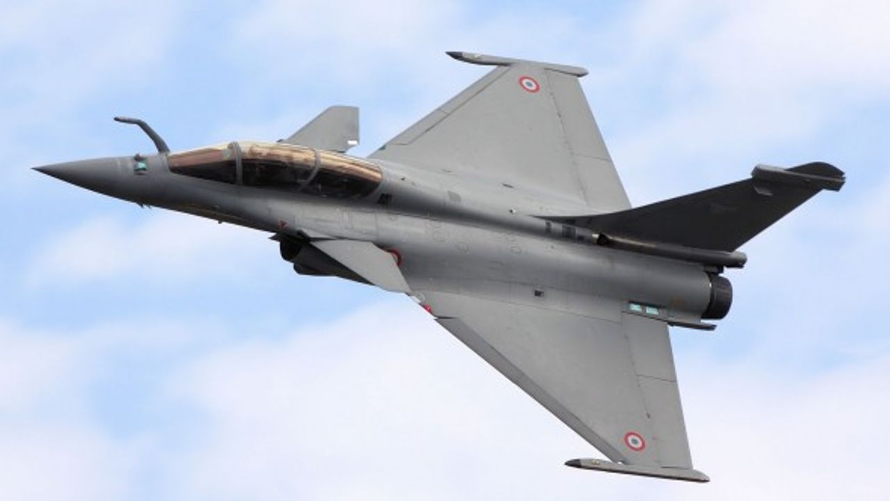 Mısır ve Fransa arasında 3,95 milyar avroluk silah anlaşması