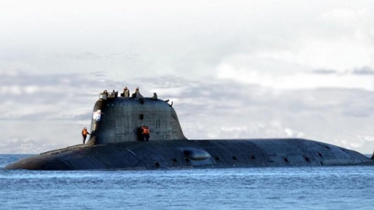 Rus nükleer denizaltısı Kazan, donanmaya resmen katıldı