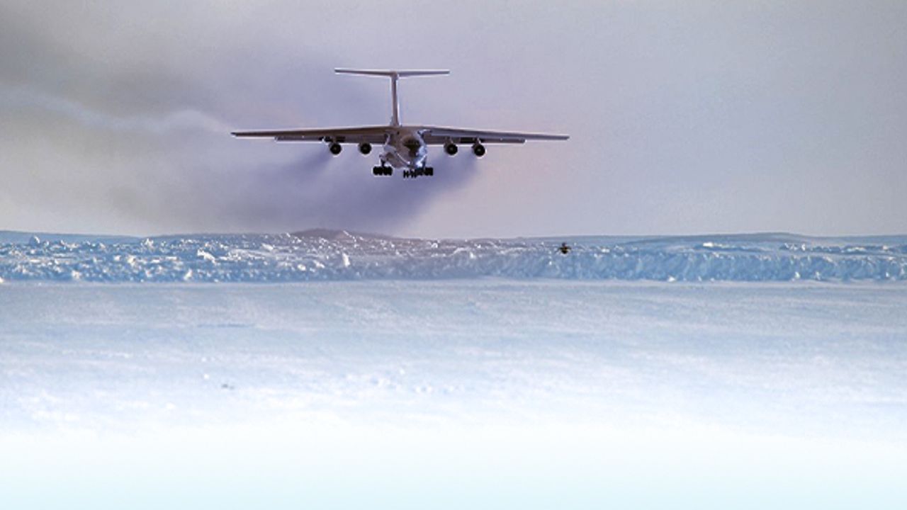 Rusya Arktik'teki hava üssüne bombardıman uçakları yerleştirebilir