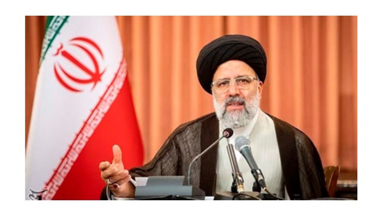İran'ın 8. Cumhurbaşkanı seçildi