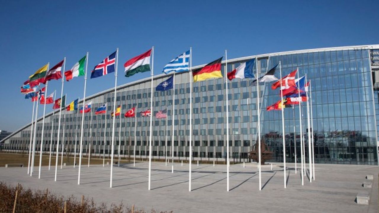 NATO, Belarus diplomatlarına erişim kısıtlaması getirdi