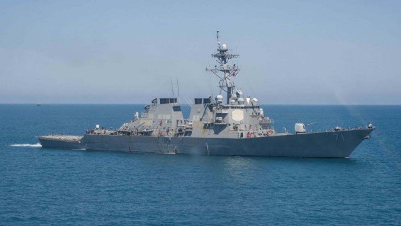 Rusya, ABD savaş gemisini adım adım takip ediyor