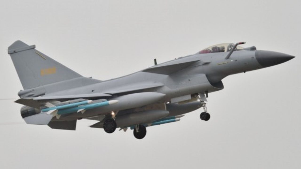 Çin'in Pakistan'a J-10C savaş uçağı satacağı iddiası