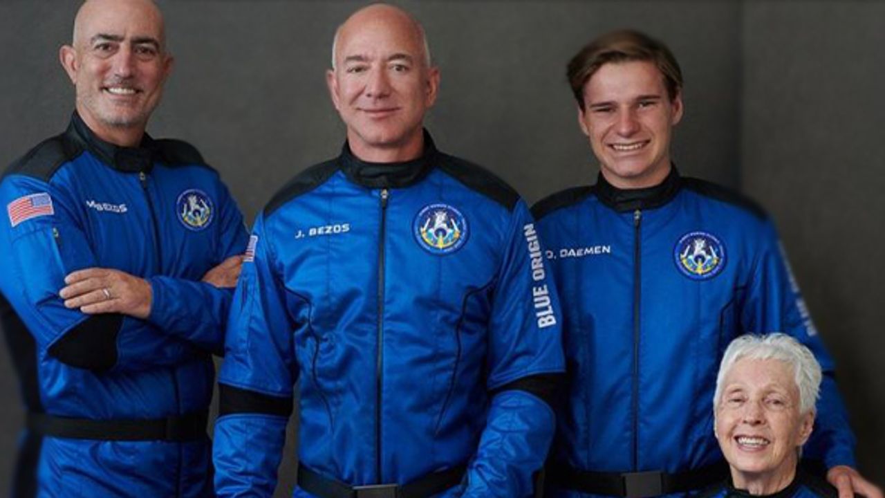 Jeff Bezos uzaya uçtu