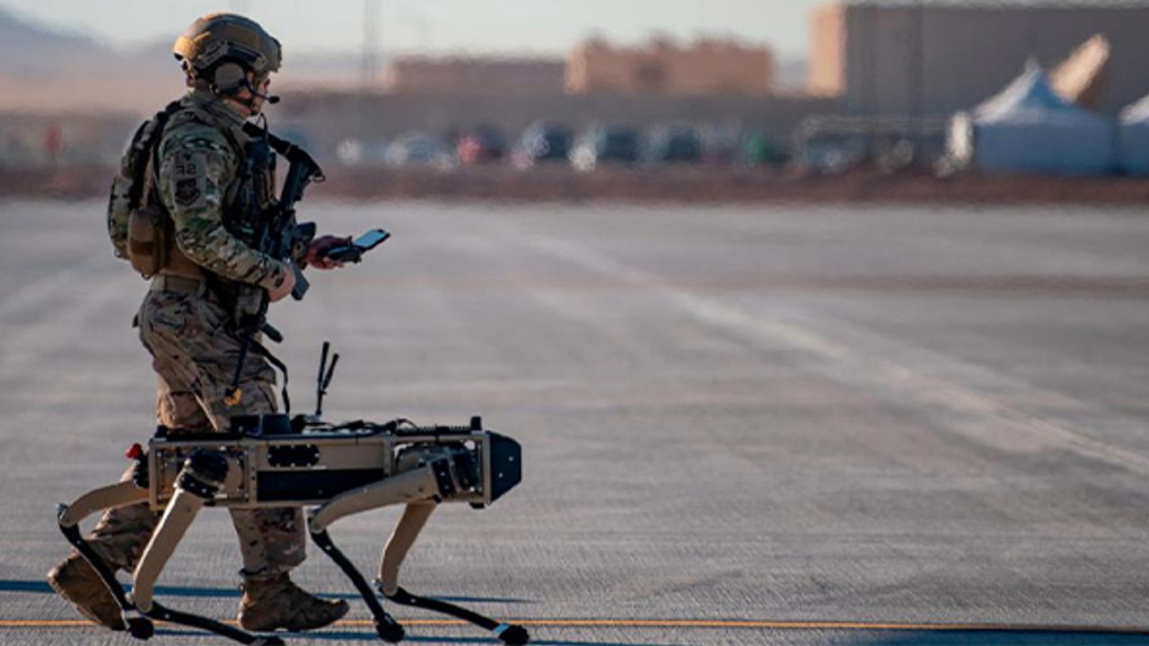 Savunma ve istihbaratta farklı bir gelecek: Robot askeri hayvanlar