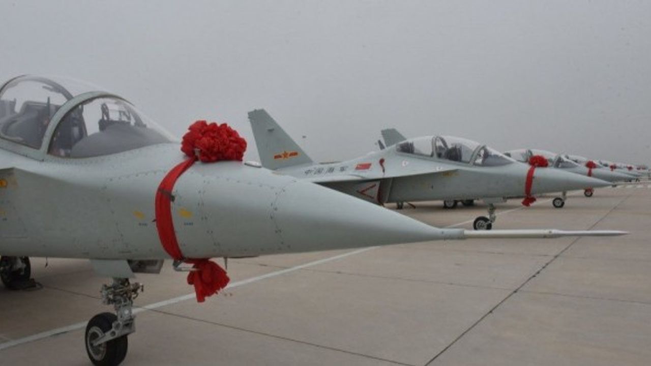 Çin, jet pilotu aday eğitimini hızlandırıyor