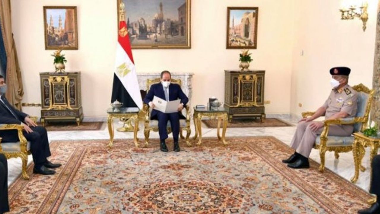 Irak Savunma Bakanı'ndan Mısır'a ziyaret