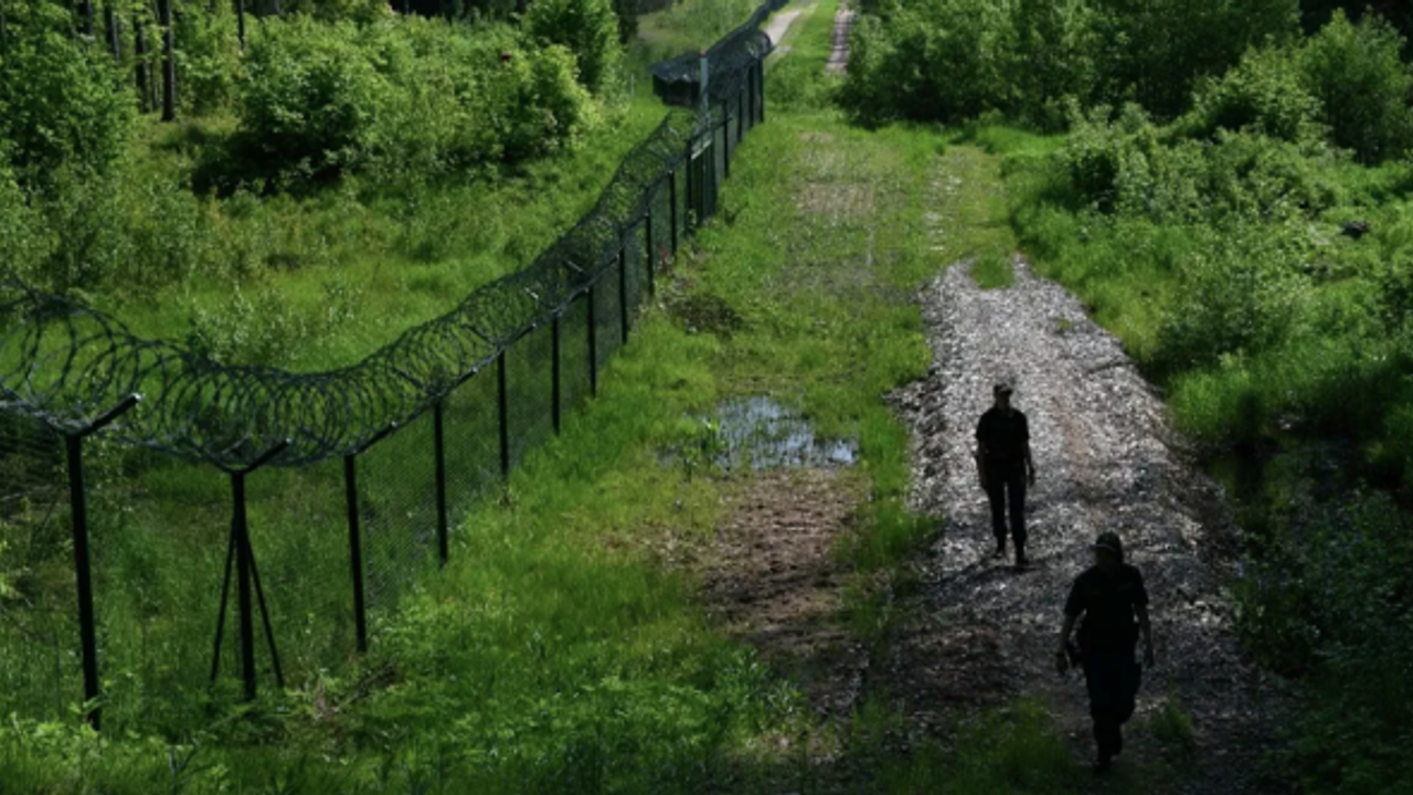 Letonya Belarus sınırına özel kuvvet gönderdi