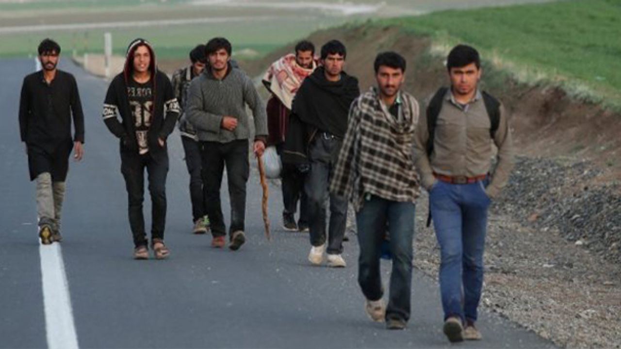 Özbekistan, Afgan hükümeti ve Taliban mülteci meselesini görüşüyor