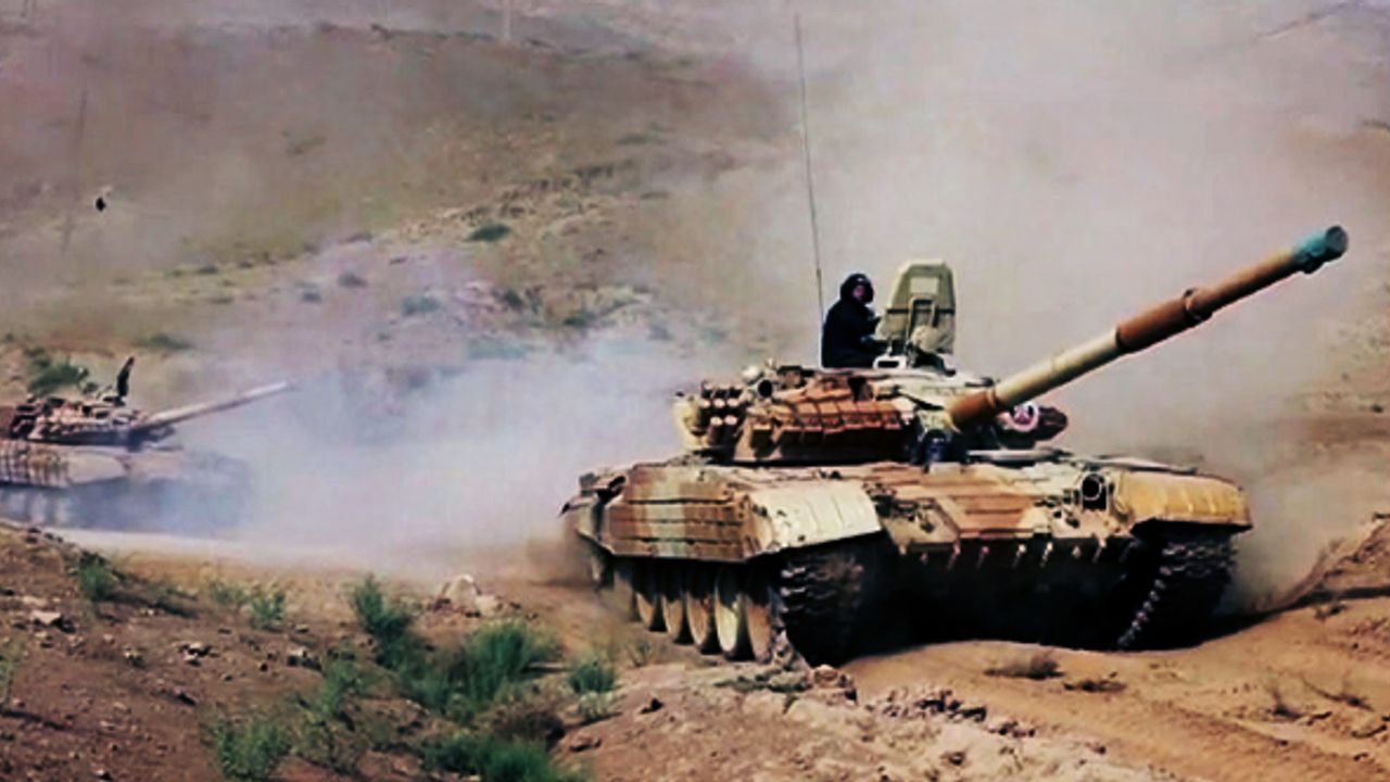 Rusya Afganistan sınırında yeni askeri teçhizatını test ediyor