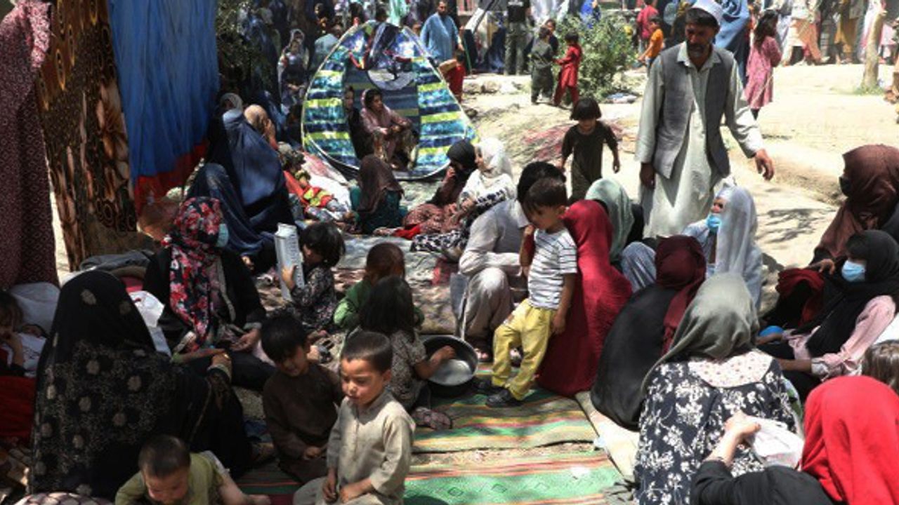 Kabil'deki kamplarda yaşayanlar Kunduz'a geri dönmeye başladı