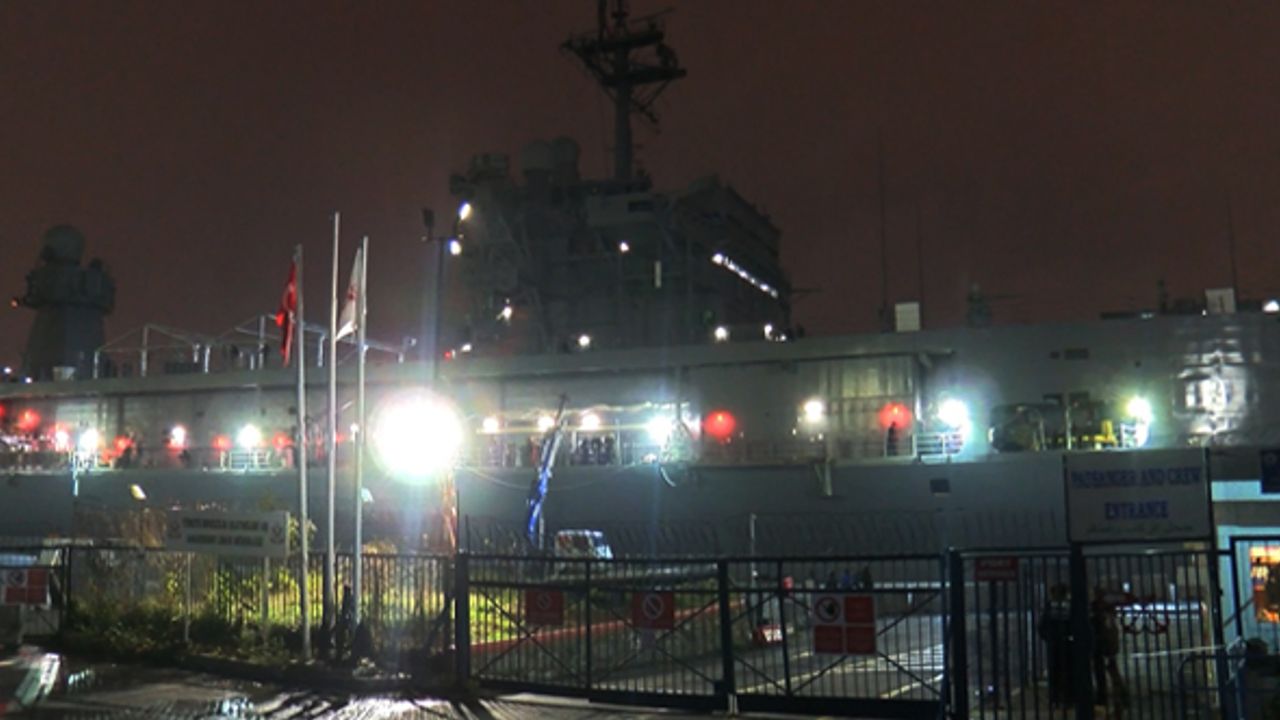 ABD savaş gemisi, Sarayburnu Limanı'nda