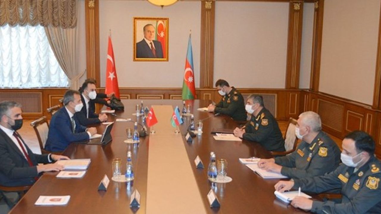 Haluk Görgün, Azerbaycan Savunma Bakanı ile bir araya geldi
