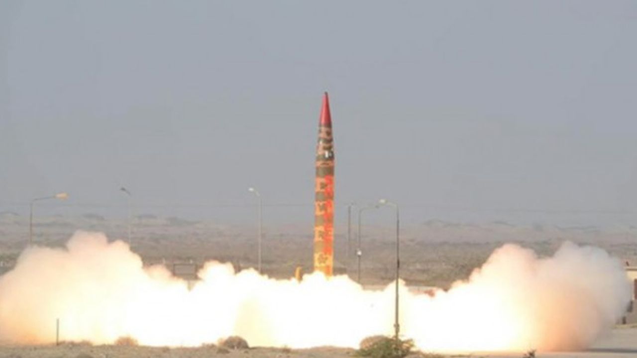 Pakistan'dan balistik füze testi