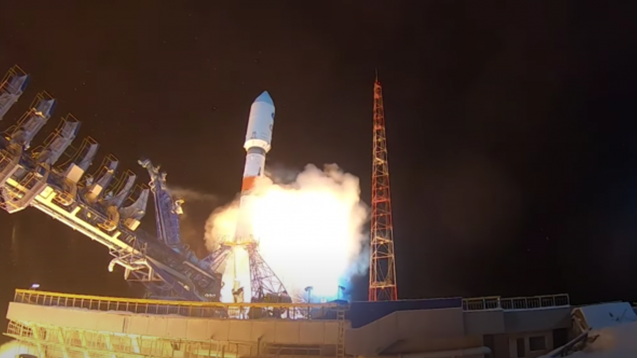 Rusya yeni bir askeri uydu fırlattı