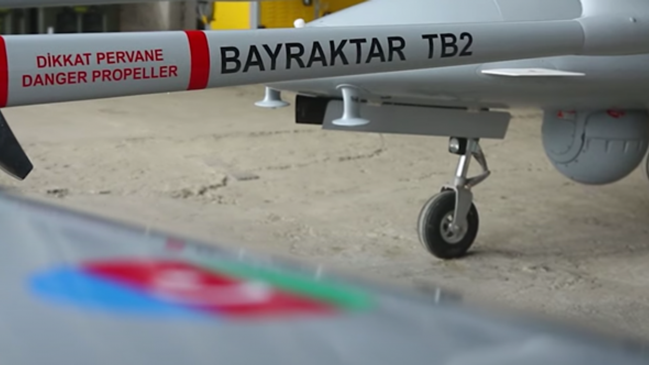 Azerbaycan'dan TB2'lerle eğitim uçuşu