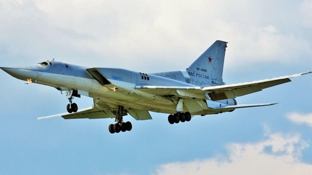 Rus Tu-22M3'ten Belarus'ta devriye uçuşu