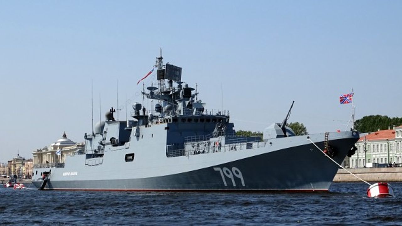 Rus Donanması Odessa açıklarında bekliyor
