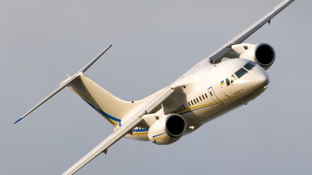 Ukrayna'ya AN-158 uçağı yardımı