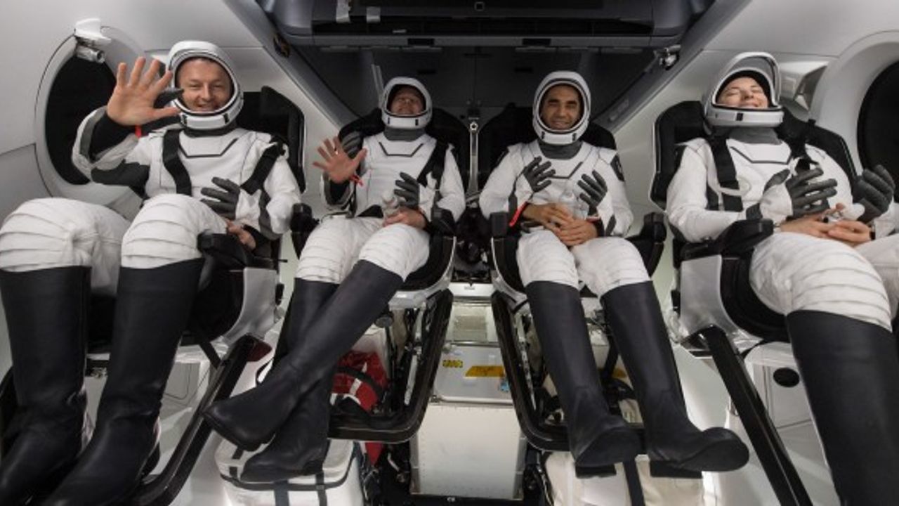 4 kişilik Crew-3 ekibi Dünya'ya döndü