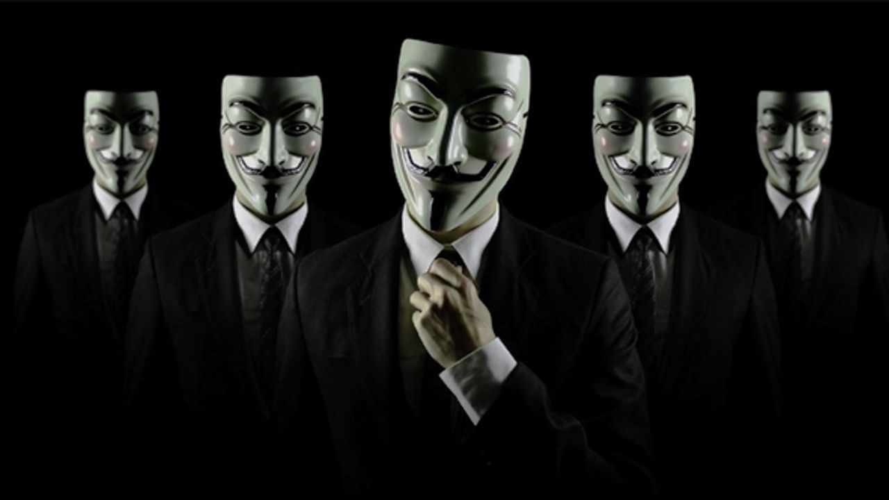 Qiwi’yi 'hack'leyen Anonymous, verileri sızdırdı