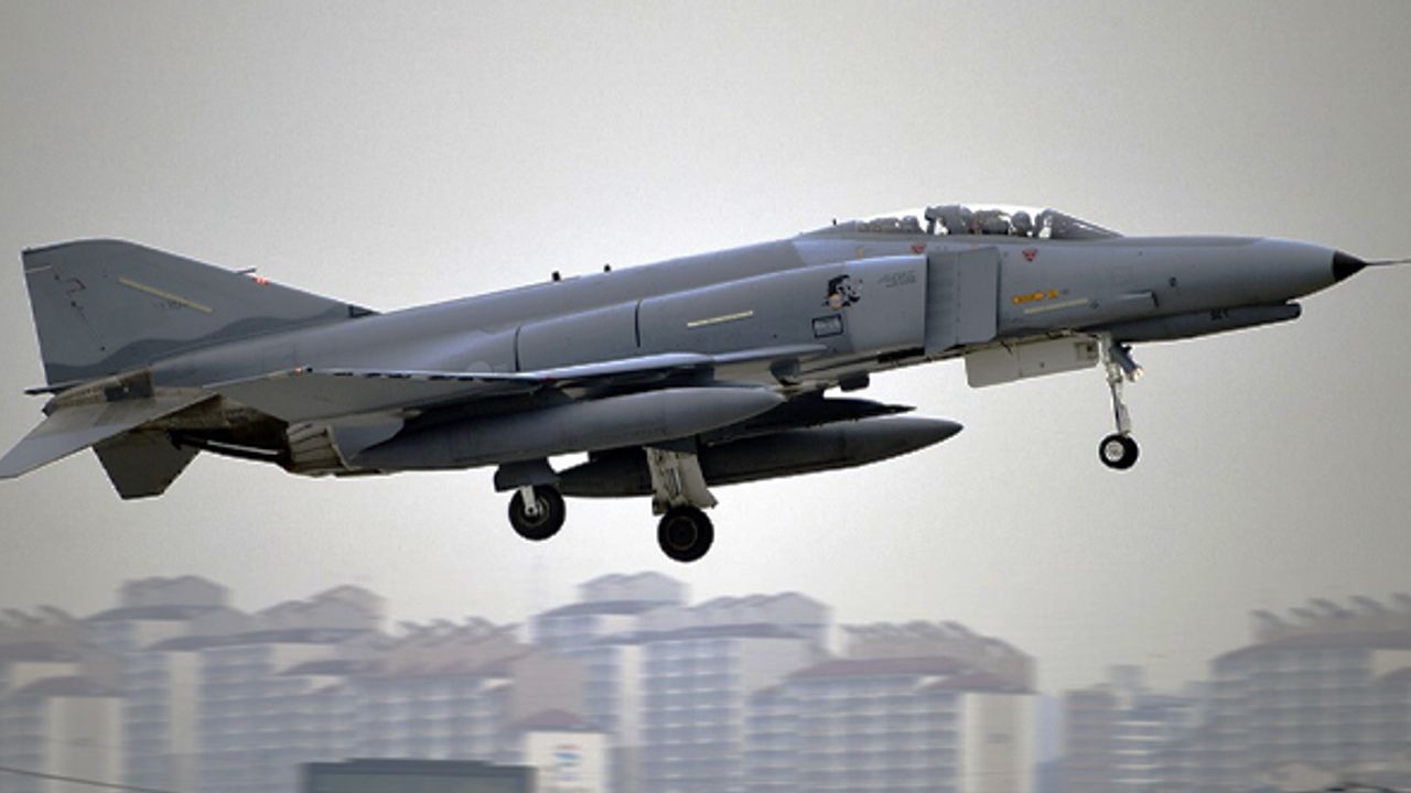 Güney Kore’de F-4E avcı uçağı kazası