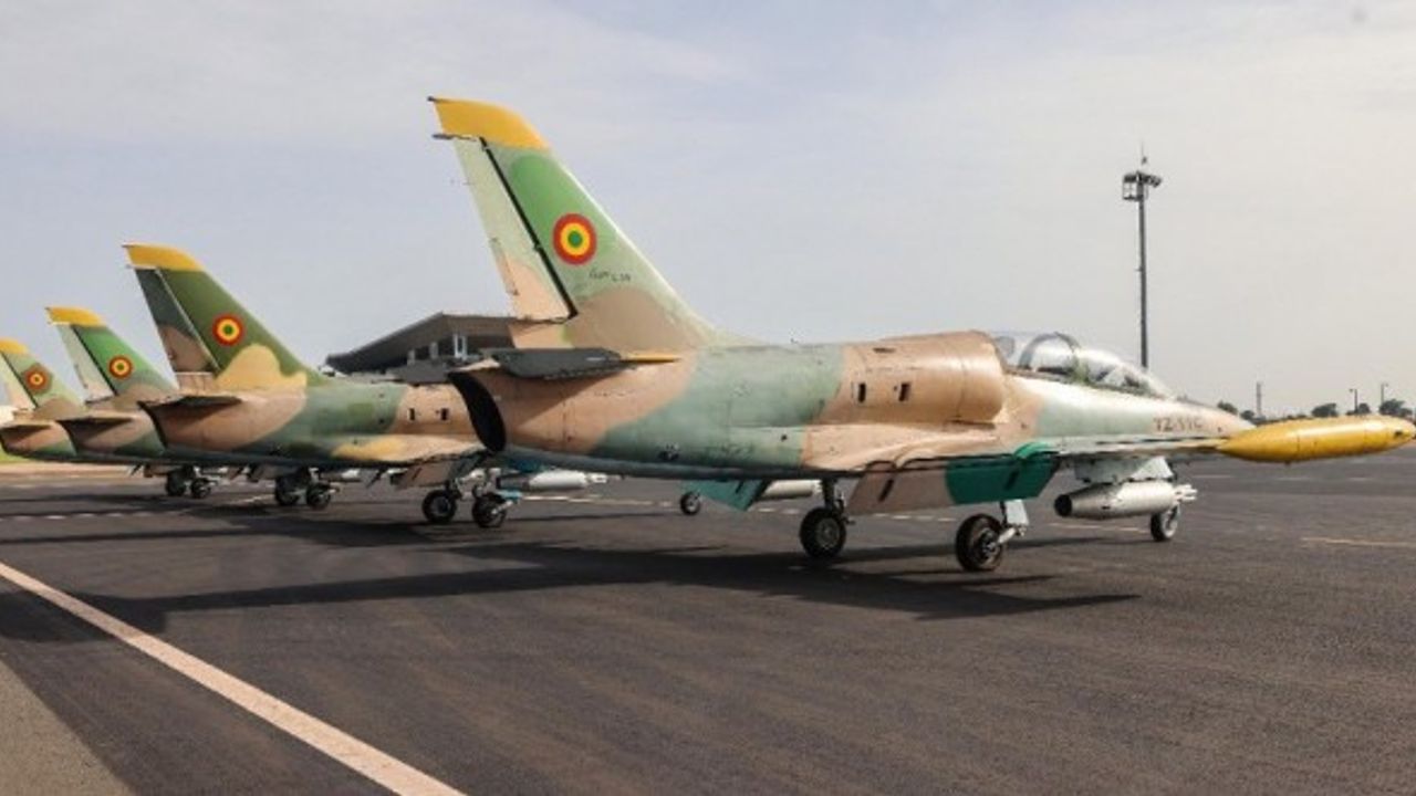 Rusya'dan Mali'ye helikopter ve savaş uçağı teslimatı