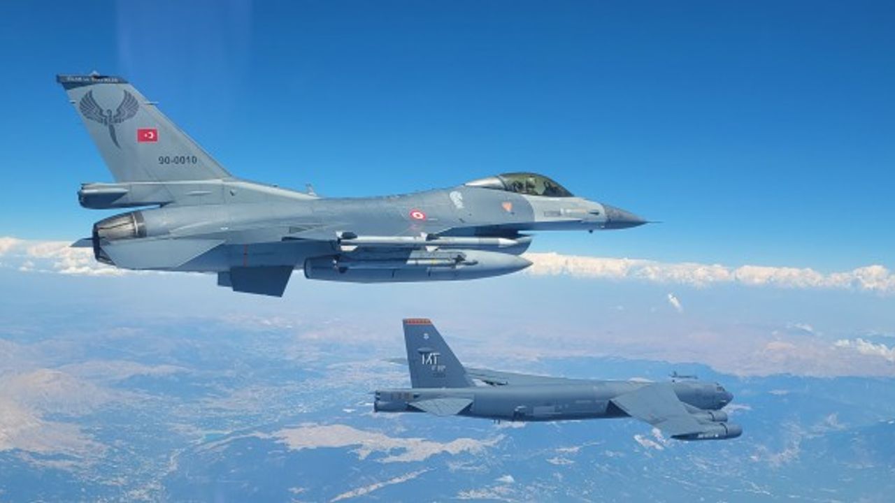 Türk F-16’ları Doğu Akdeniz’de NATO görevinde