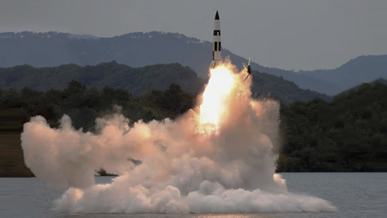 Japonya: Kuzey Kore'nin 27'nci füze denemesi 'kabul edilemez'