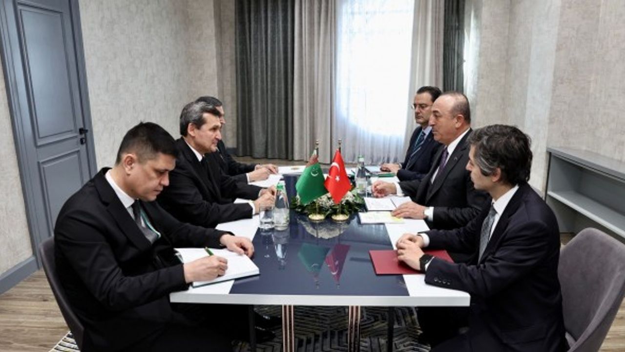 Çavuşoğlu'ndan Türkmenistan ile savunma görüşmesi