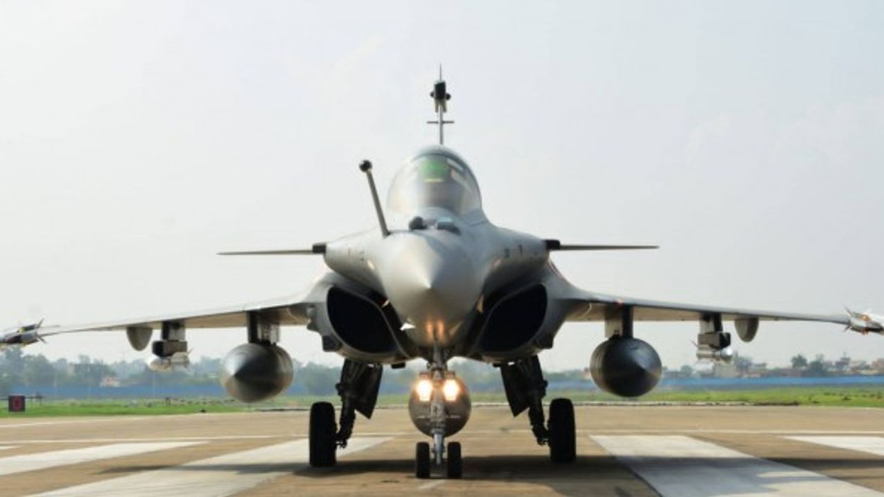 Hindistan son Rafale uçağını da teslim aldı