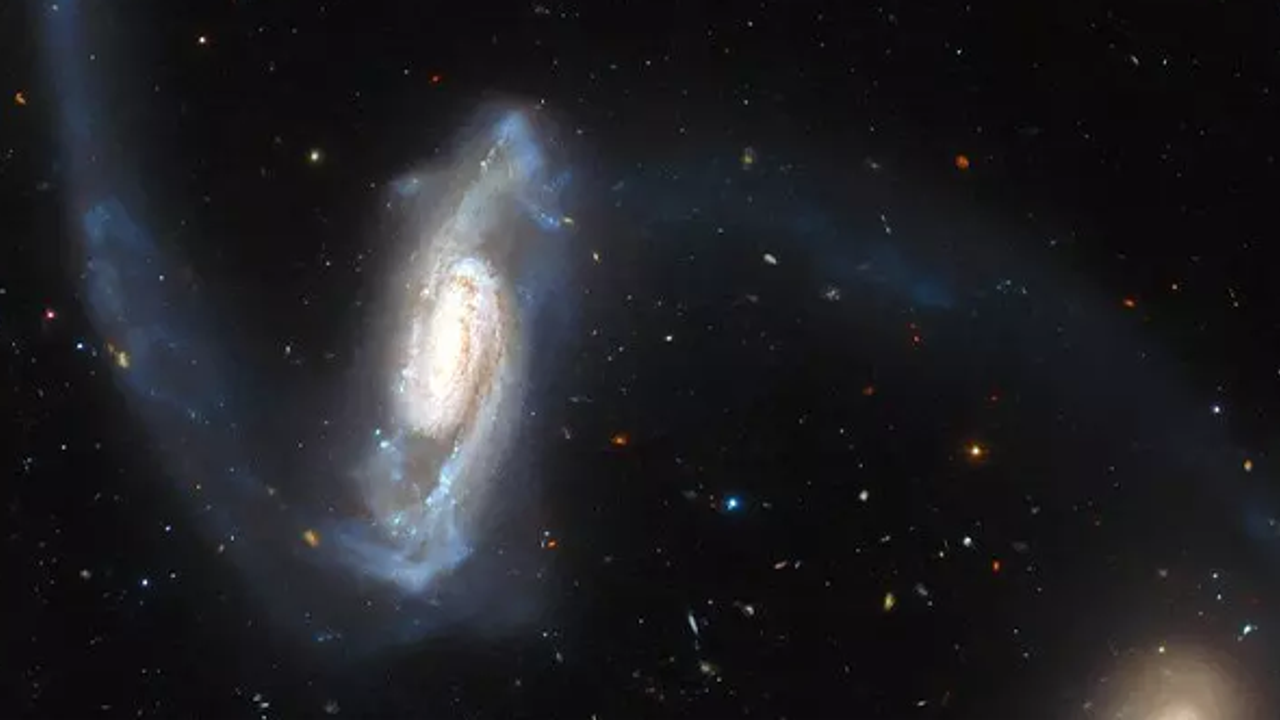 Hubble'dan yeni galaksi keşfi