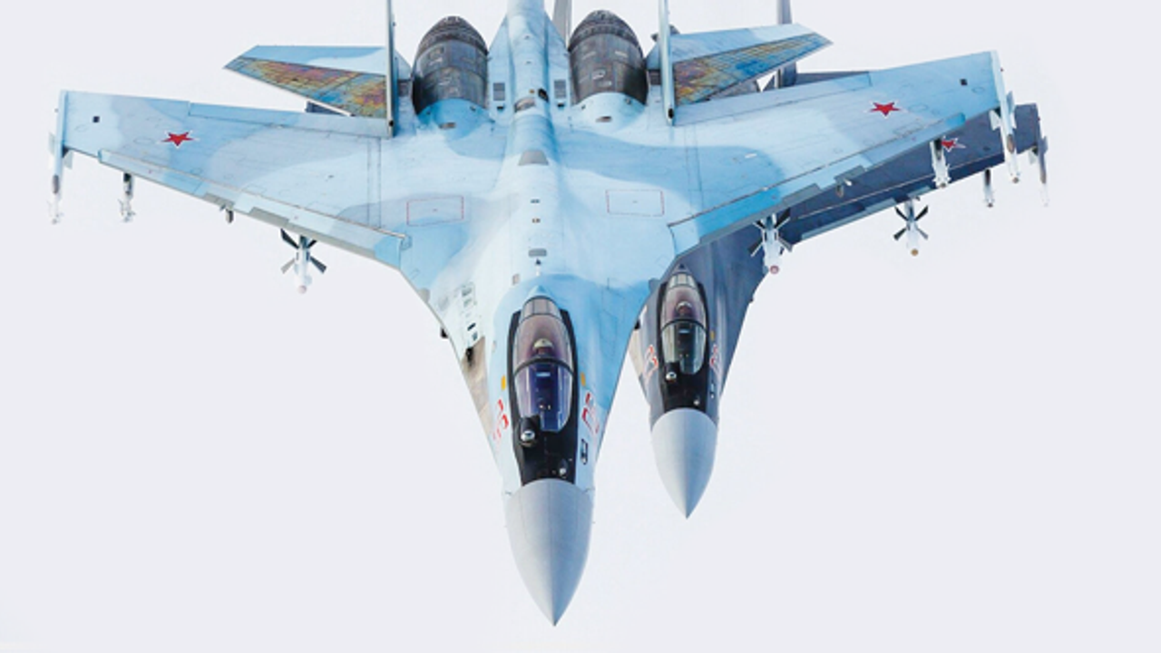 İran Rusya'dan Su-35 savaş uçakları alıyor