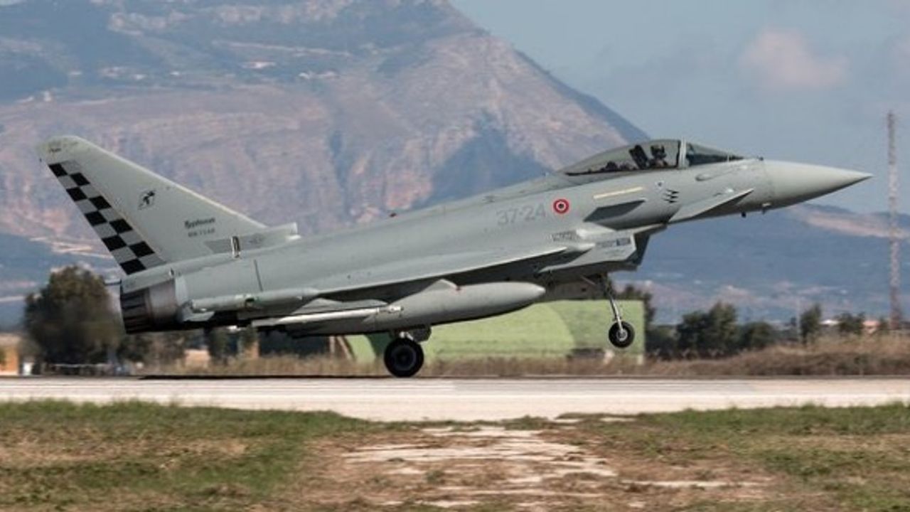 İtalya'da Eurofighter Typhoon kazası
