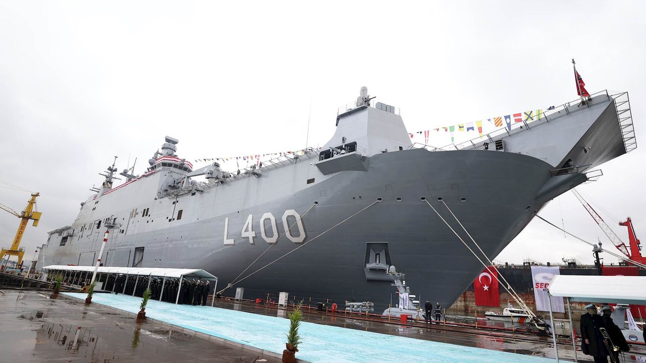 Akar: “Deniz Kuvvetlerimizin Amiral Gemisi, Donanmamızın Gözbebeği Olacak”
