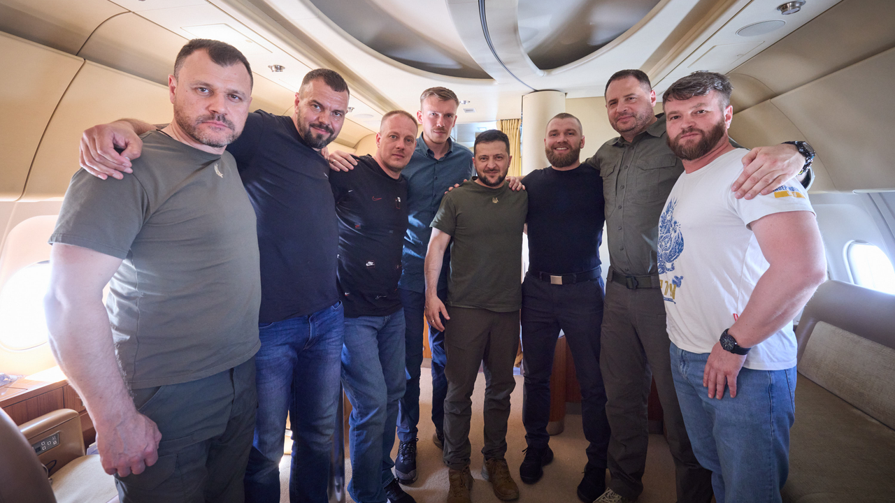 Türkiye'deki 5 Azov komutanı Ukrayna'ya döndü