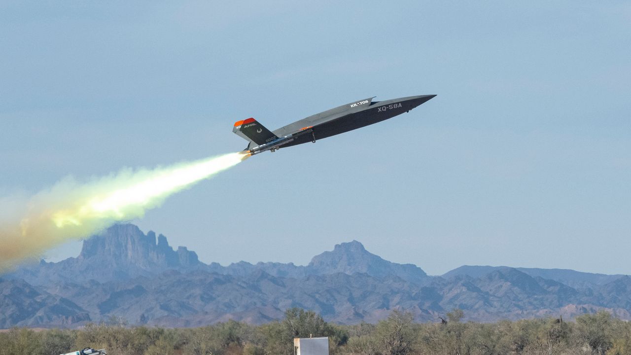 ABD'nin XQ-58 Valkyrie İHA'sından roket destekli kalkış