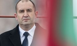Bulgaristan Cumhurbaşkanı Radev, Ukrayna'ya zırhlı araç sevkiyatını veto etti