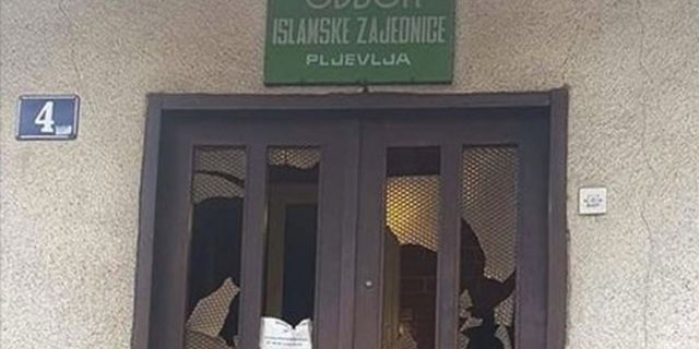 Karadağ'da İslam Birliği binasına hain saldırı düzenlendi