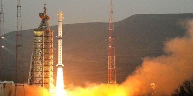 Çin mobil iletişim uydusunu fırlattı