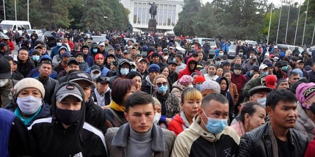 Kırgızistan'da anayasa değişikliğine protesto