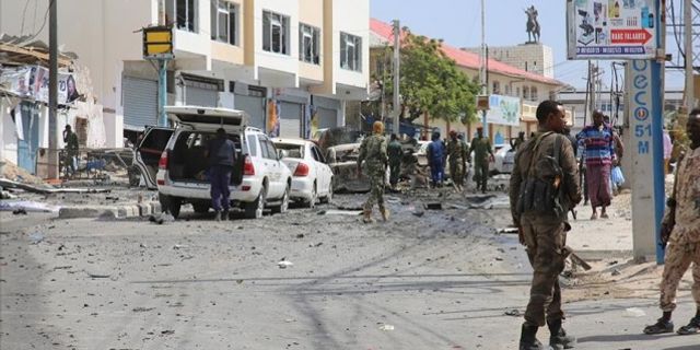 Mogadişu'da intihar saldırısı