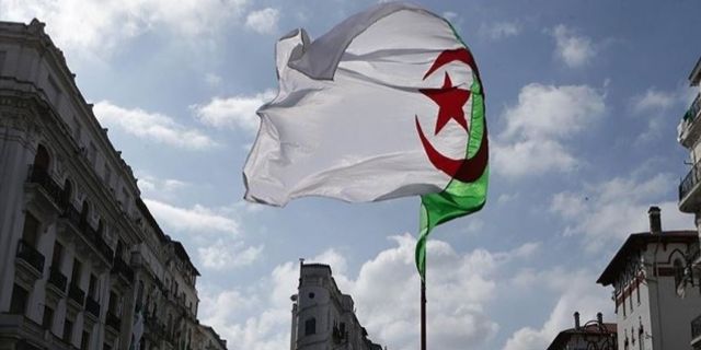 Cezayir, terör örgütüne fidye vermekle suçladığı Fransa'ya tepkili