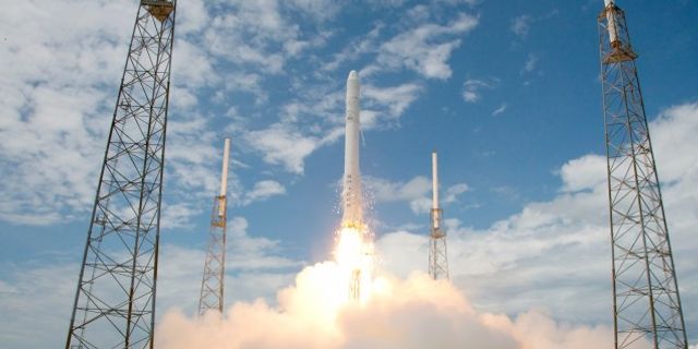 SpaceX  ABD'nin casus uydusunu uzaya fırlattı