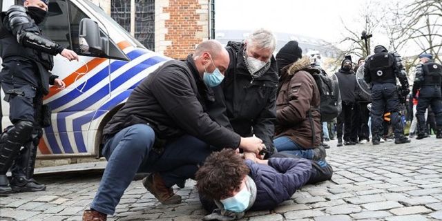 Brüksel'de ırkçılık ve polis şiddetine karşı gösteri düzenlendi