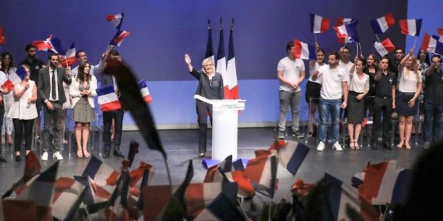Fransa'da başörtülülerin özgürlüğü tehlike altında