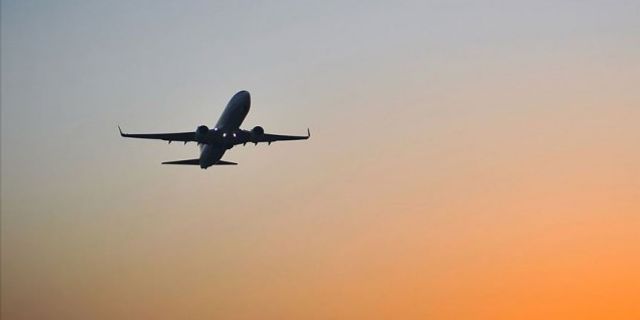 Körfez'de uzlaşının ardından ilk Suudi Arabistan uçağı Katar'a ulaştı