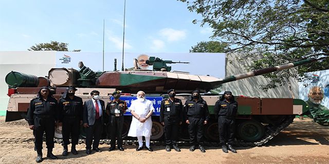 Hindistan silahlı kuvvetlerine Arjun Mk-1A teslimatı gerçekleşti