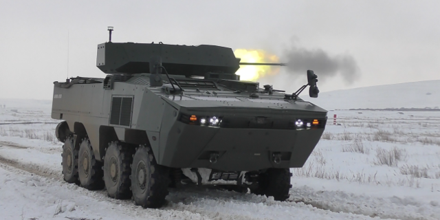 Kazakistan'da Arma 8x8 zırhlı araçları boy gösterdi