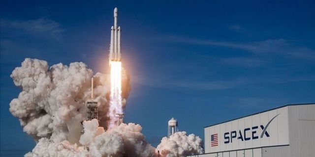 SpaceX uzaya ilk sivil uçuşunu bu yıl gerçekleştirmeyi planlıyor